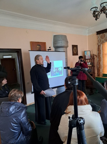 Третья краеведческая конференция в Духовно-просветительском центре.